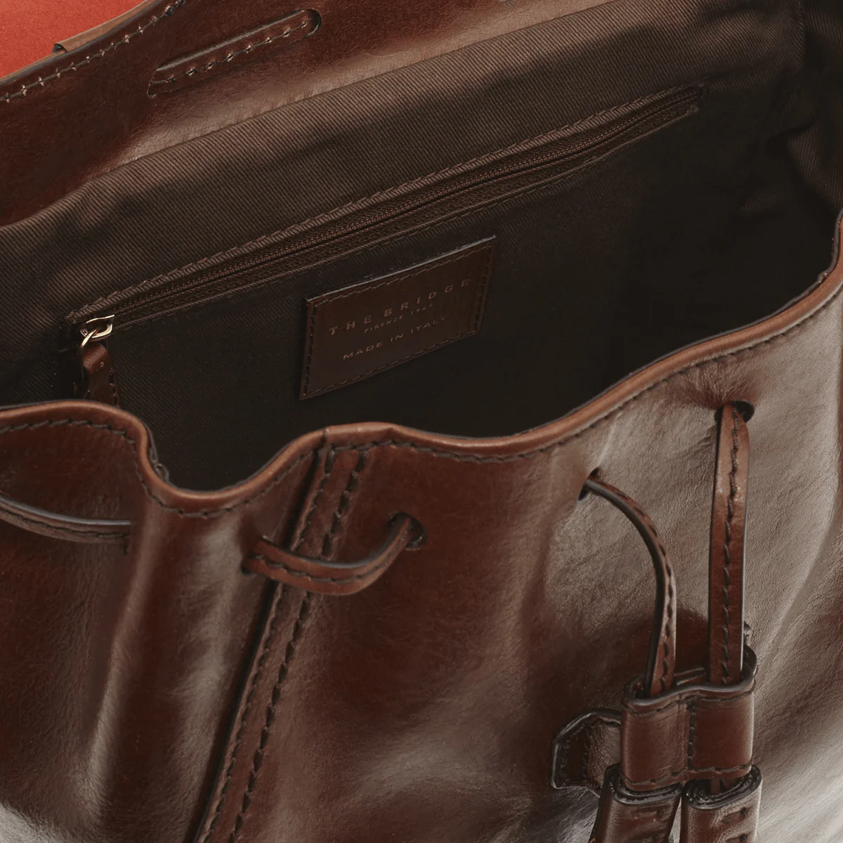 Women's backpack in leather - Image 2